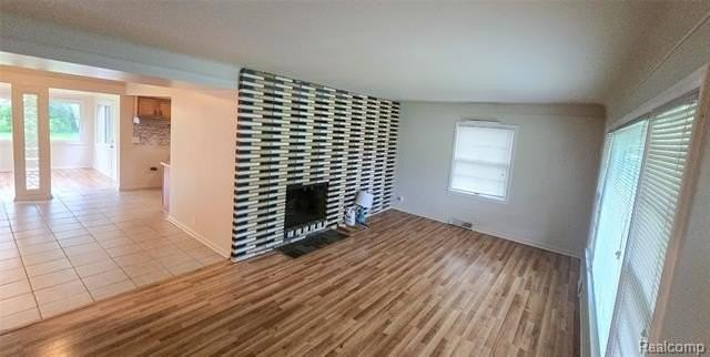 28291 Pierce St - Photo 3 of 15