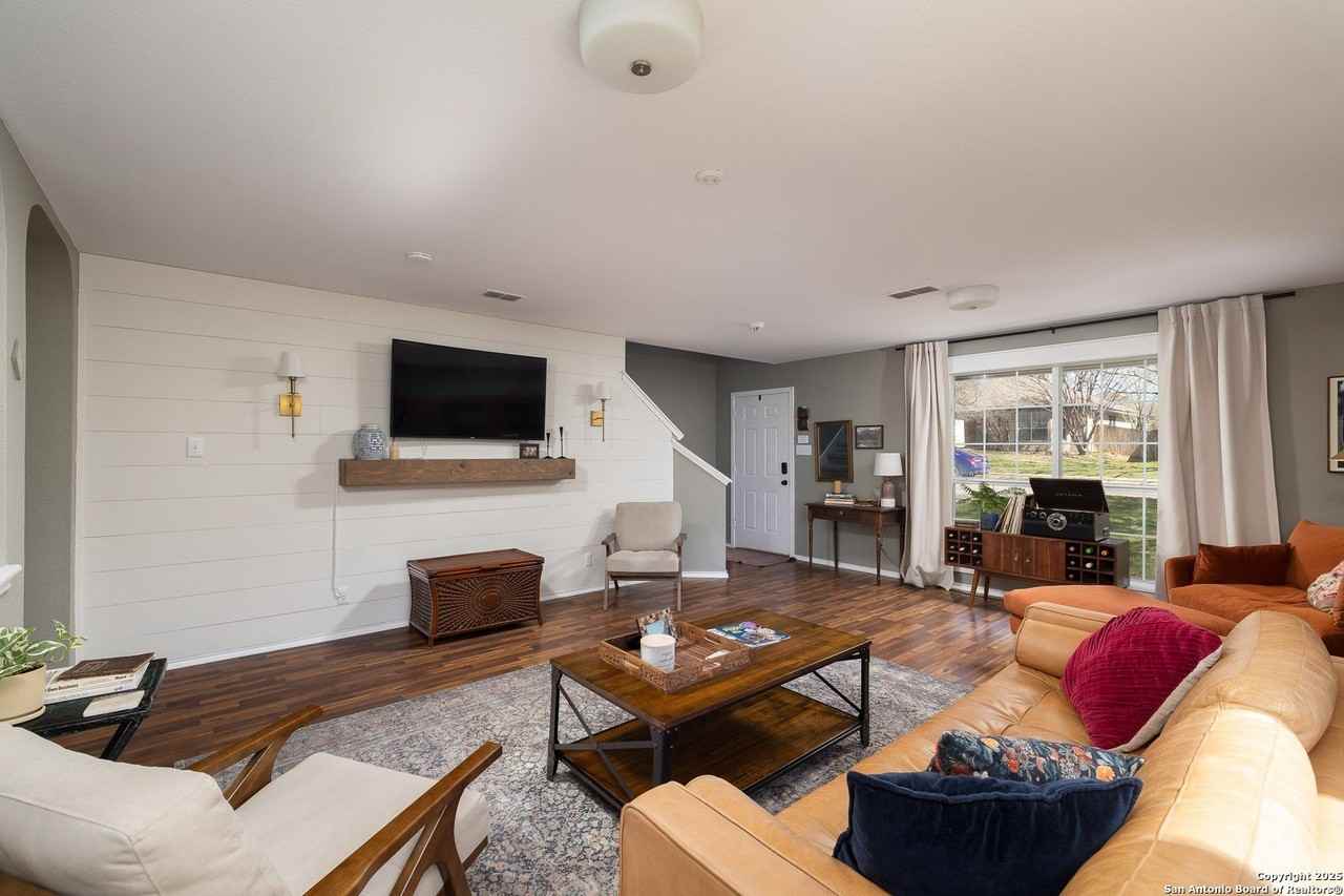 3509 Saratoga Pl - Photo 3 of 21