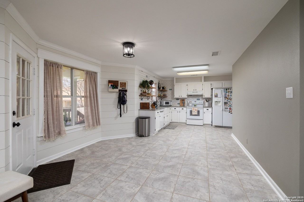 3509 Saratoga Pl - Photo 7 of 21