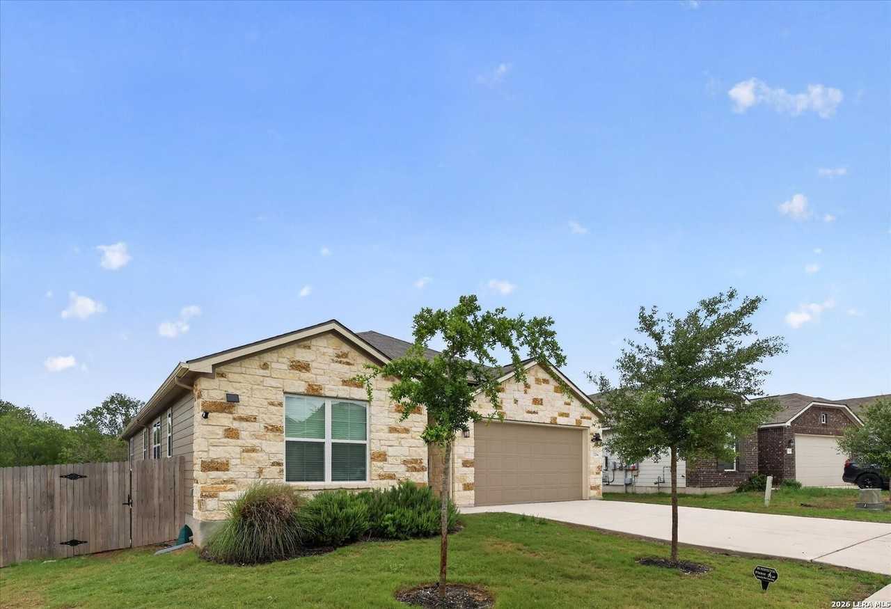 7154 Walkers Loop - Photo 2 of 39