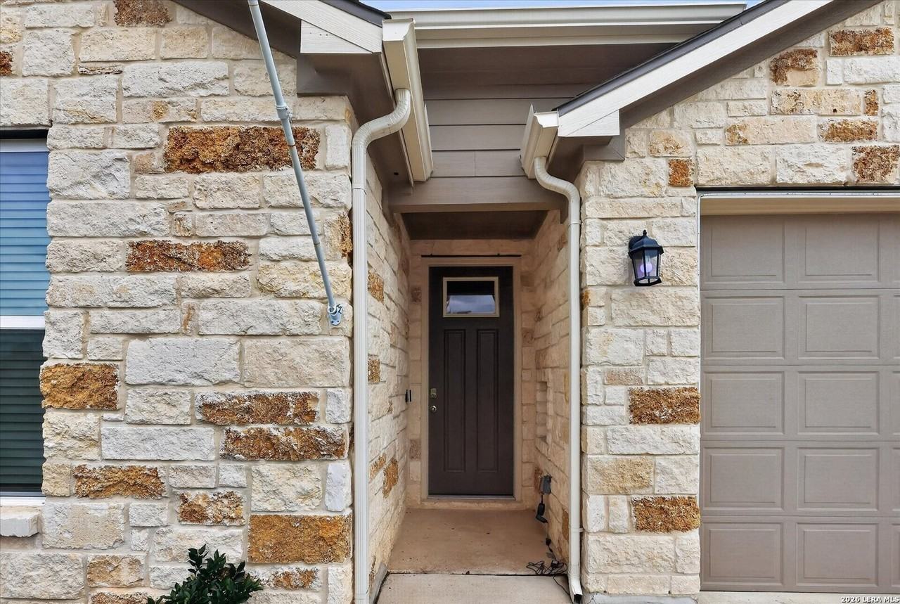7154 Walkers Loop - Photo 4 of 39