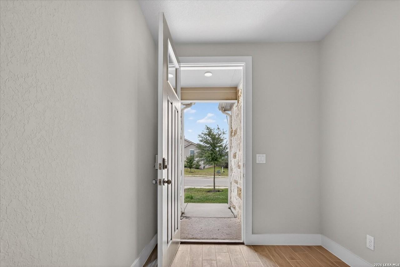 7154 Walkers Loop - Photo 6 of 39