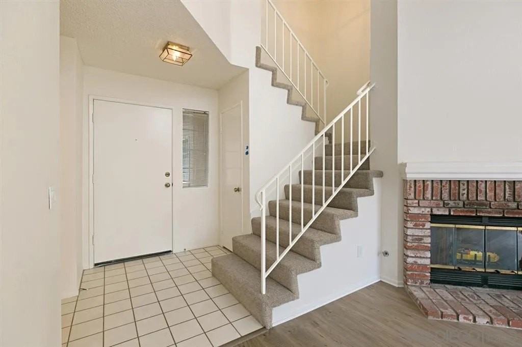 4465 Gladstone Ct - Photo 4 of 23