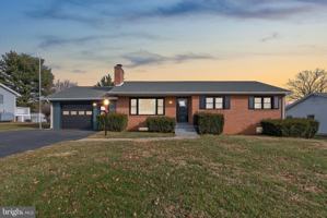 featured image of 3887 Shadywood Dr