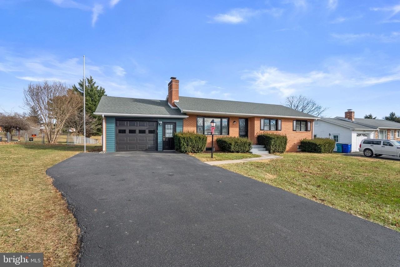 3887 Shadywood Dr - Photo 2 of 44
