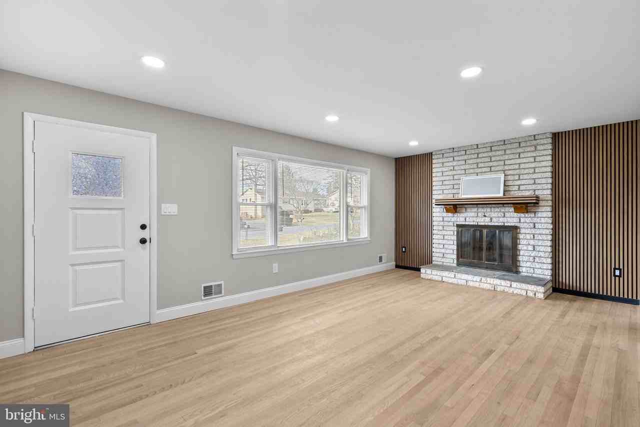 3887 Shadywood Dr - Photo 4 of 44