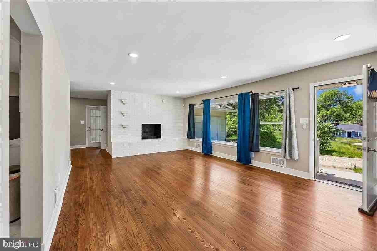 3102 Romain Ct - Photo 2 of 20