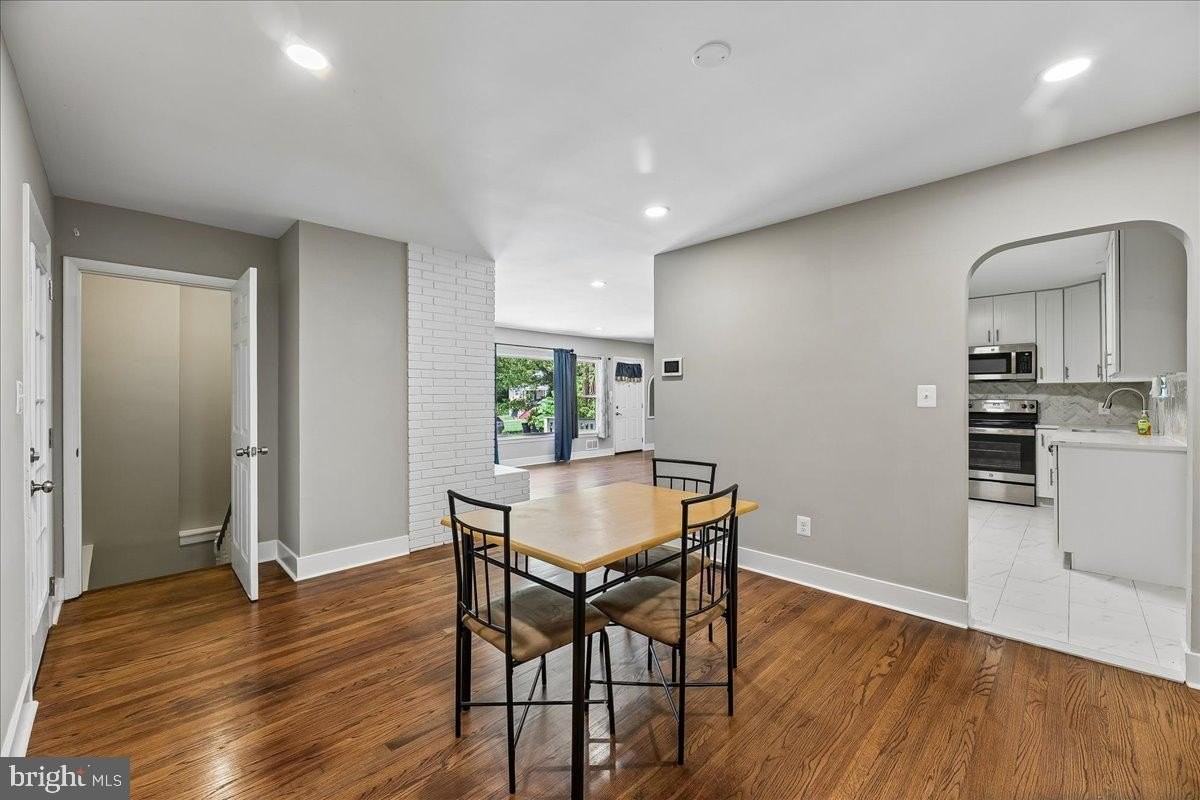 3102 Romain Ct - Photo 5 of 20