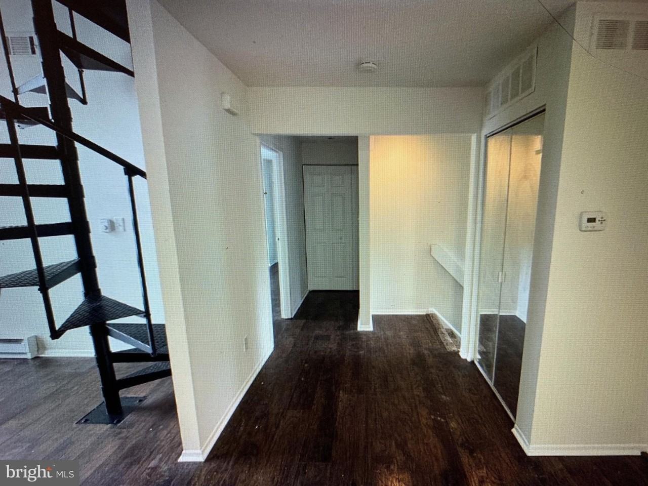 502 Bromley Est - Photo 3 of 10