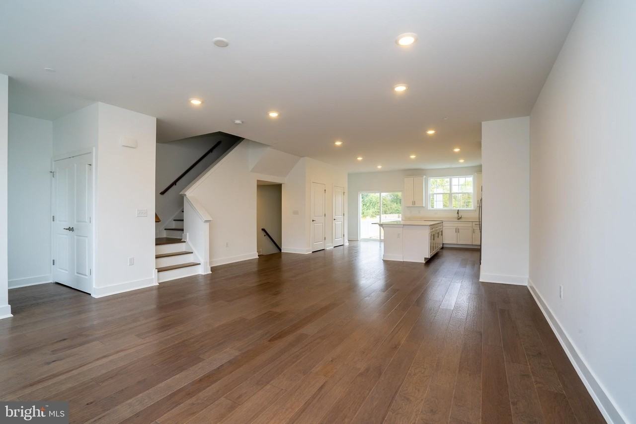 144 Ada Hightower Ave - Photo 4 of 30