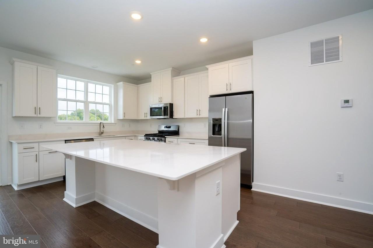 144 Ada Hightower Ave - Photo 7 of 30