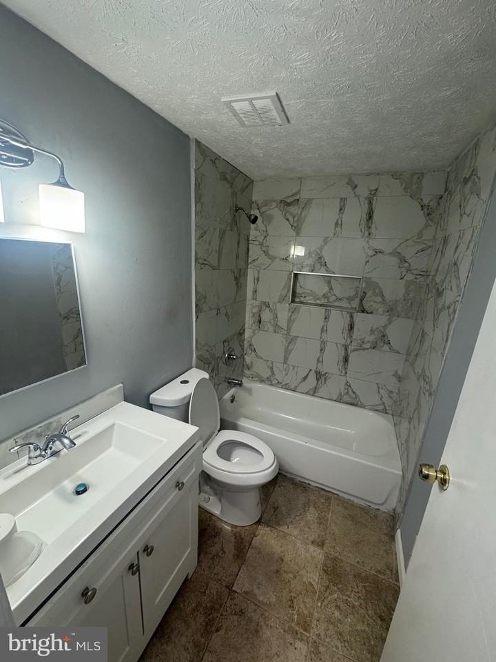 2208 Cocquina Dr - Photo 4 of 10