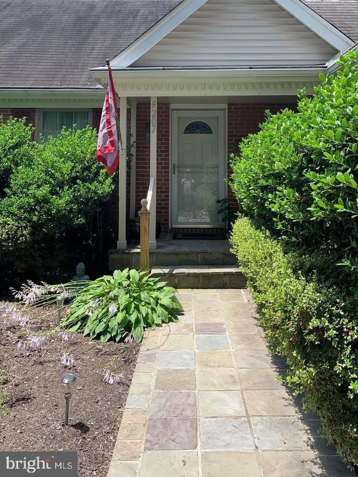 9207 Beachway Ln - Photo 2 of 27