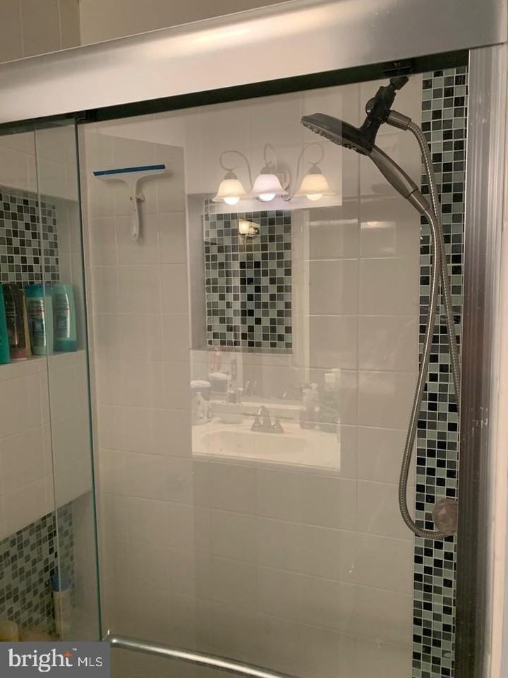 9207 Beachway Ln - Photo 5 of 27