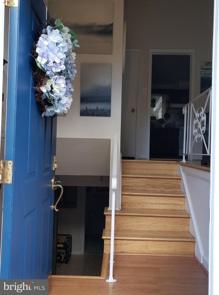 8639 Victoria Rd - Photo 2 of 17