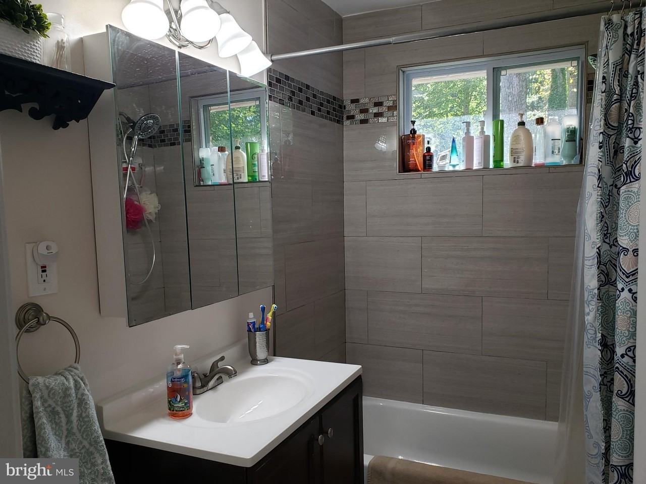 8639 Victoria Rd - Photo 7 of 17