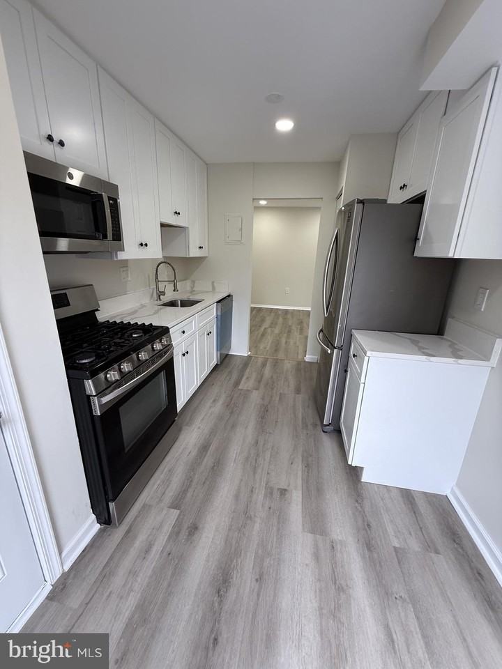 5608 Bloomfield Dr #201 - Photo 2 of 17