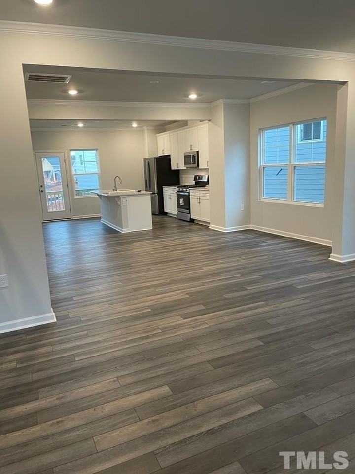 746 Gimari Dr - Photo 5 of 21
