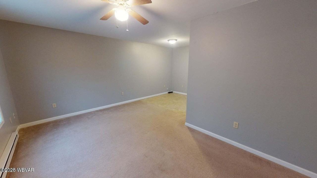 251 Underwood St - Photo 3 of 8