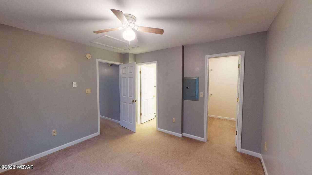 251 Underwood St - Photo 6 of 8