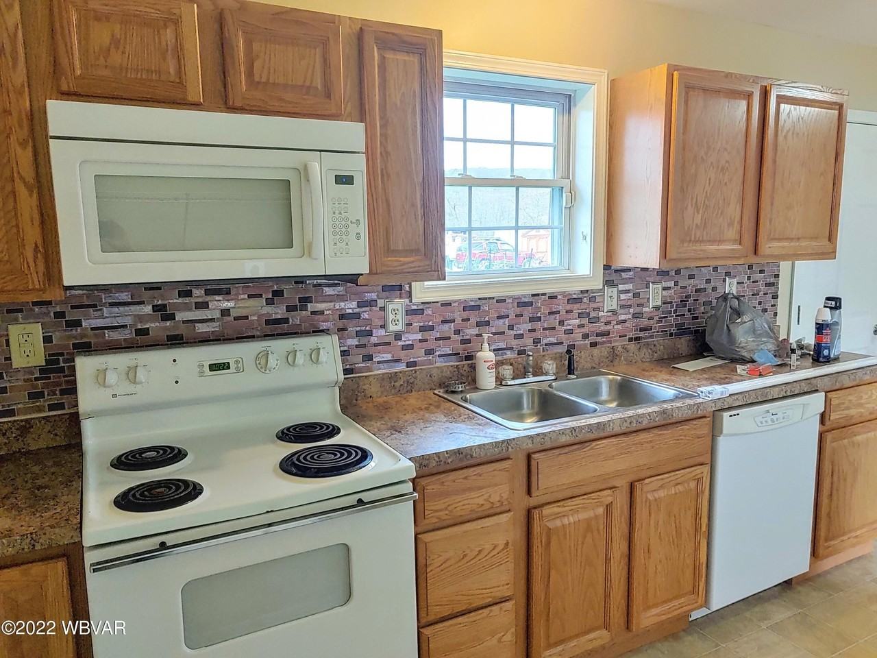 255 Underwood St - Photo 6 of 13