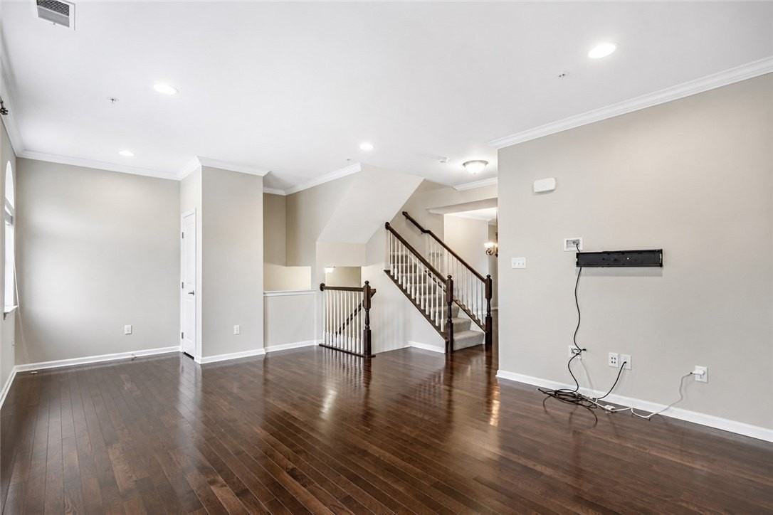 248 Broadstone Dr - Photo 6 of 36