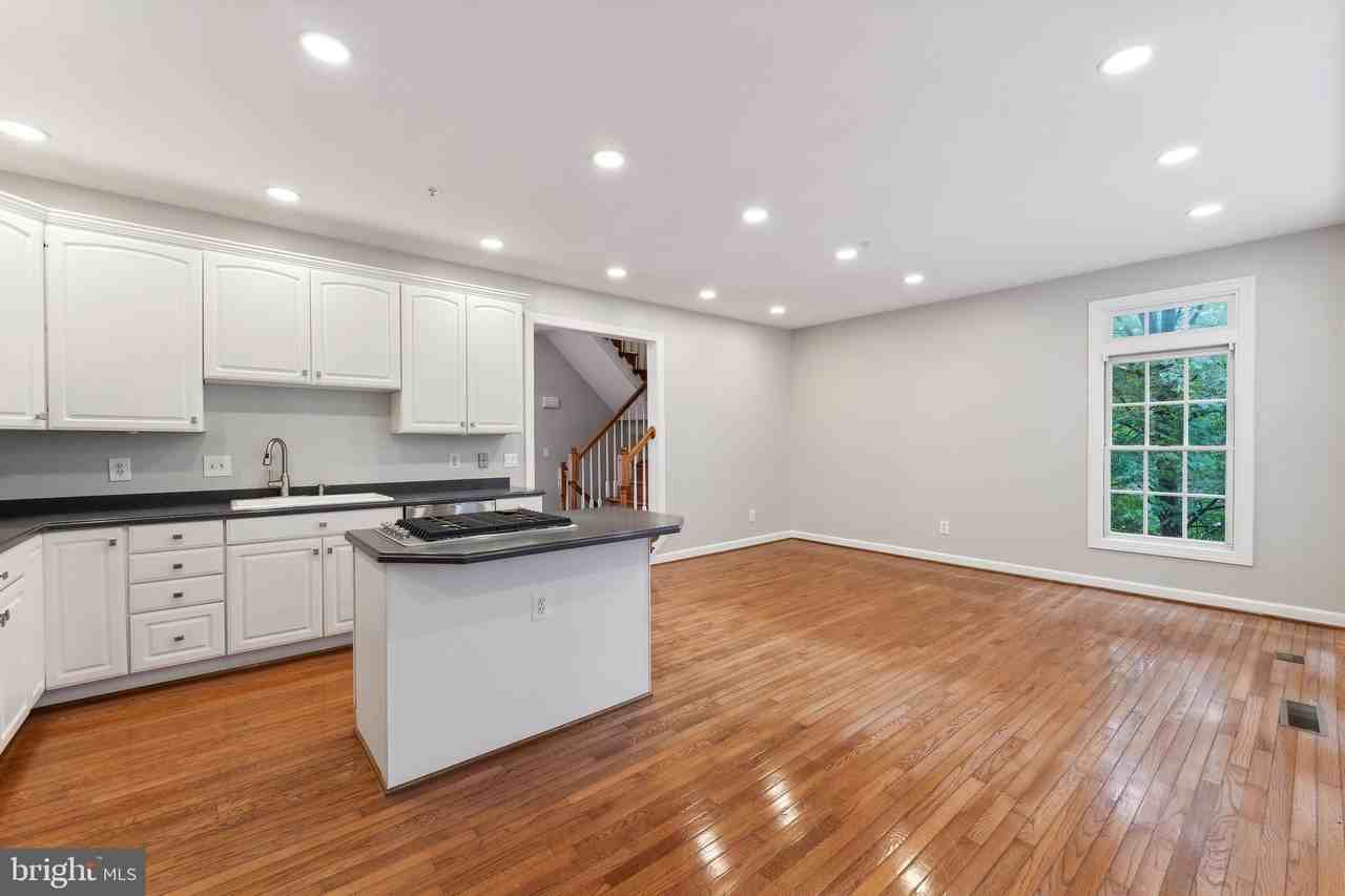 8048 Kidwell Town Ct - Photo 6 of 25