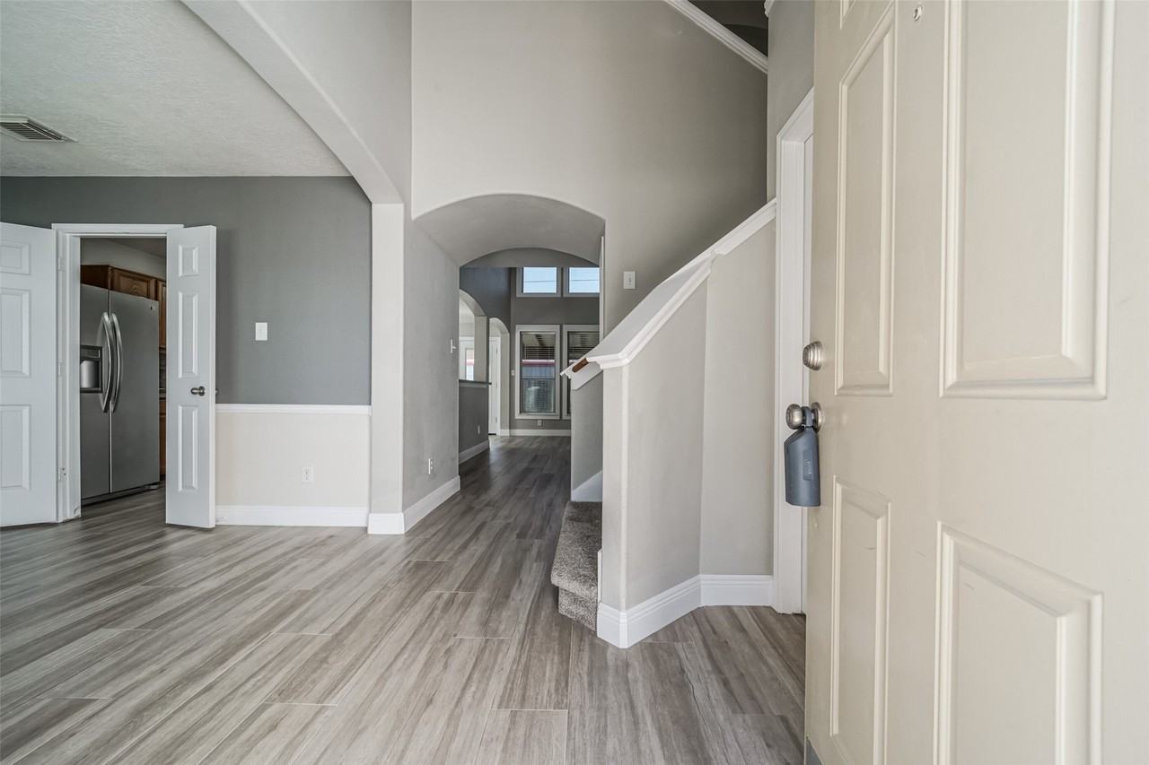 4822 Mosaic Canyon Ct - Photo 2 of 36
