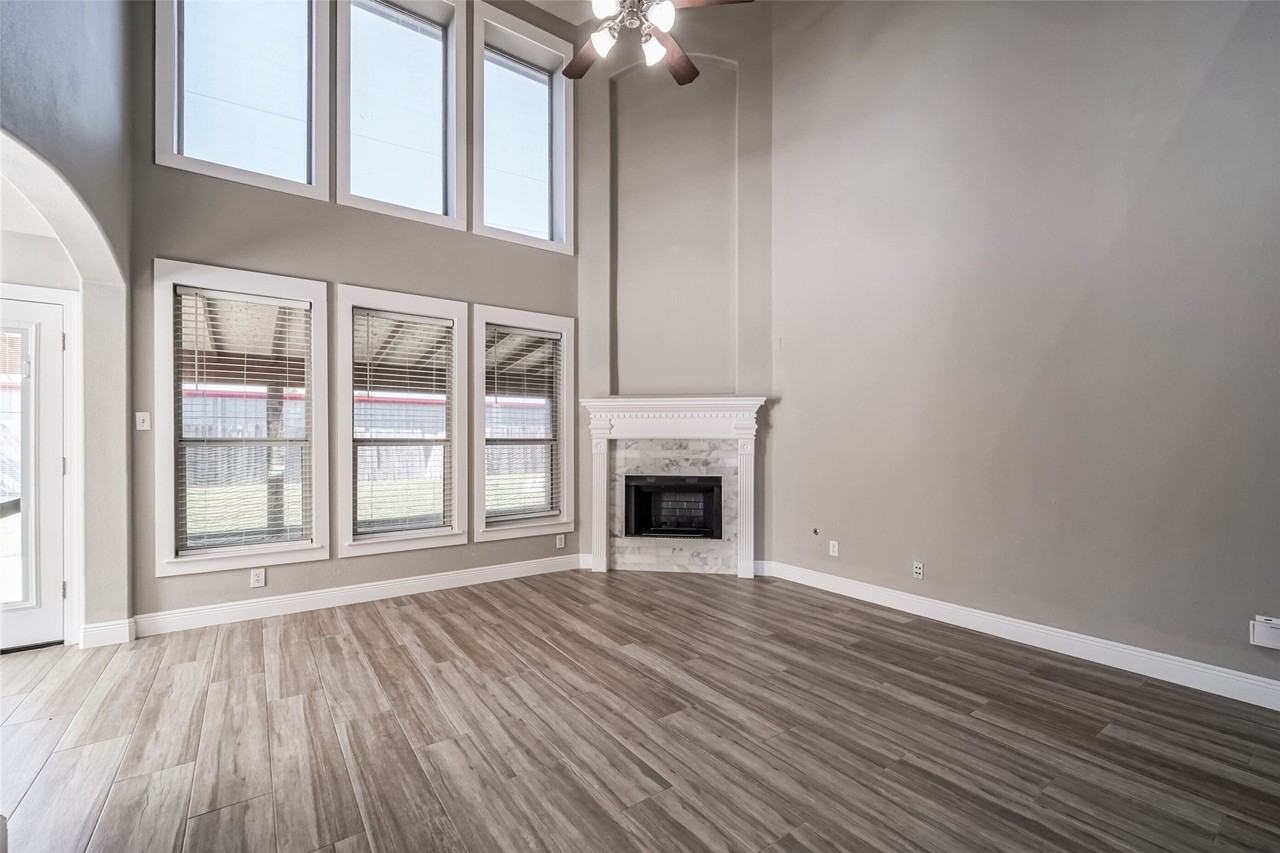 4822 Mosaic Canyon Ct - Photo 3 of 36
