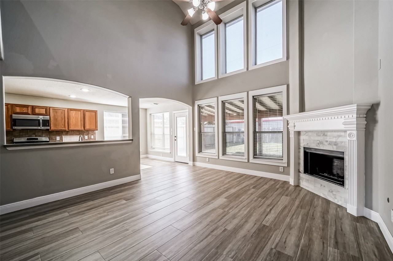 4822 Mosaic Canyon Ct - Photo 4 of 36