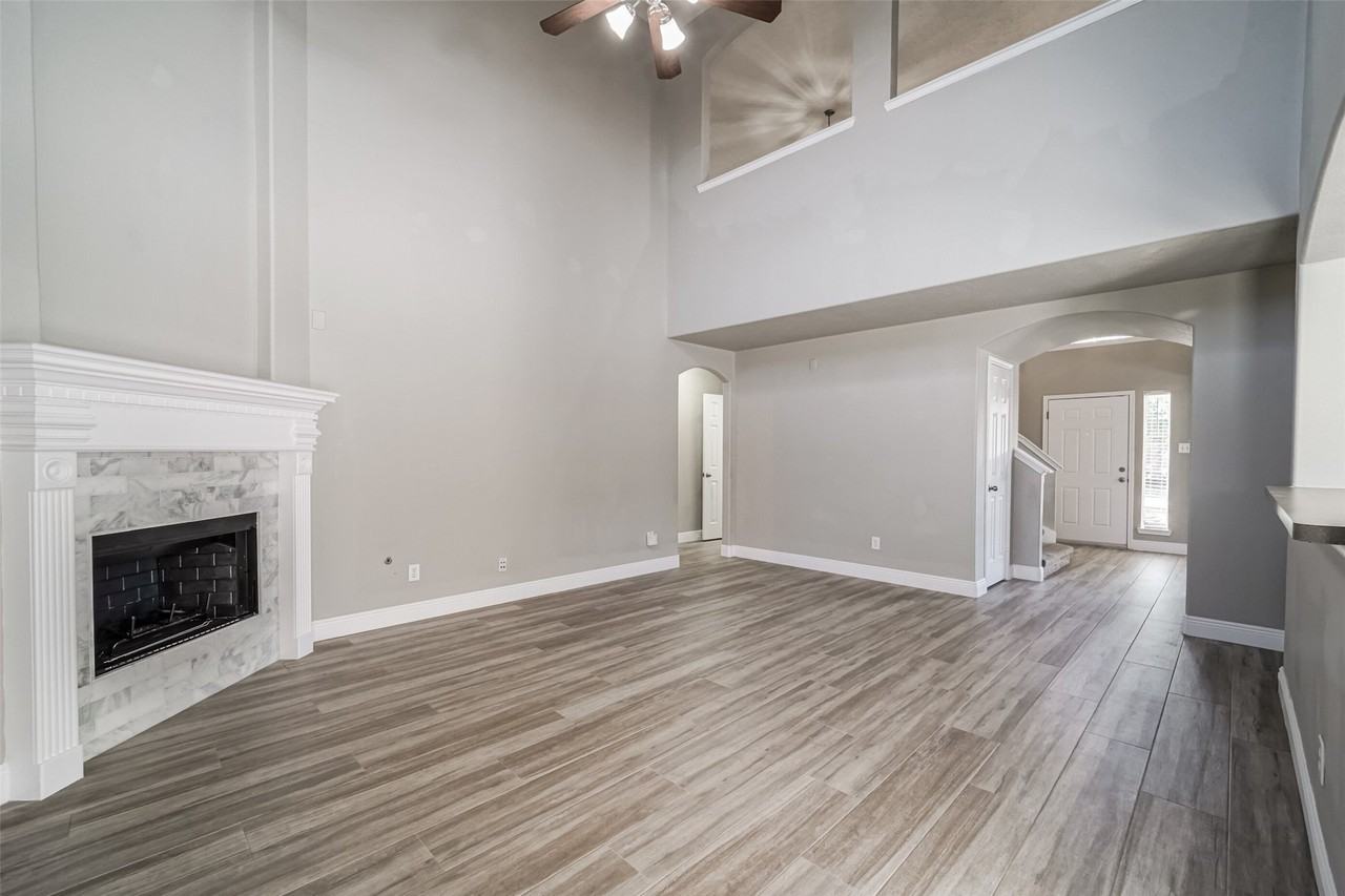 4822 Mosaic Canyon Ct - Photo 5 of 36