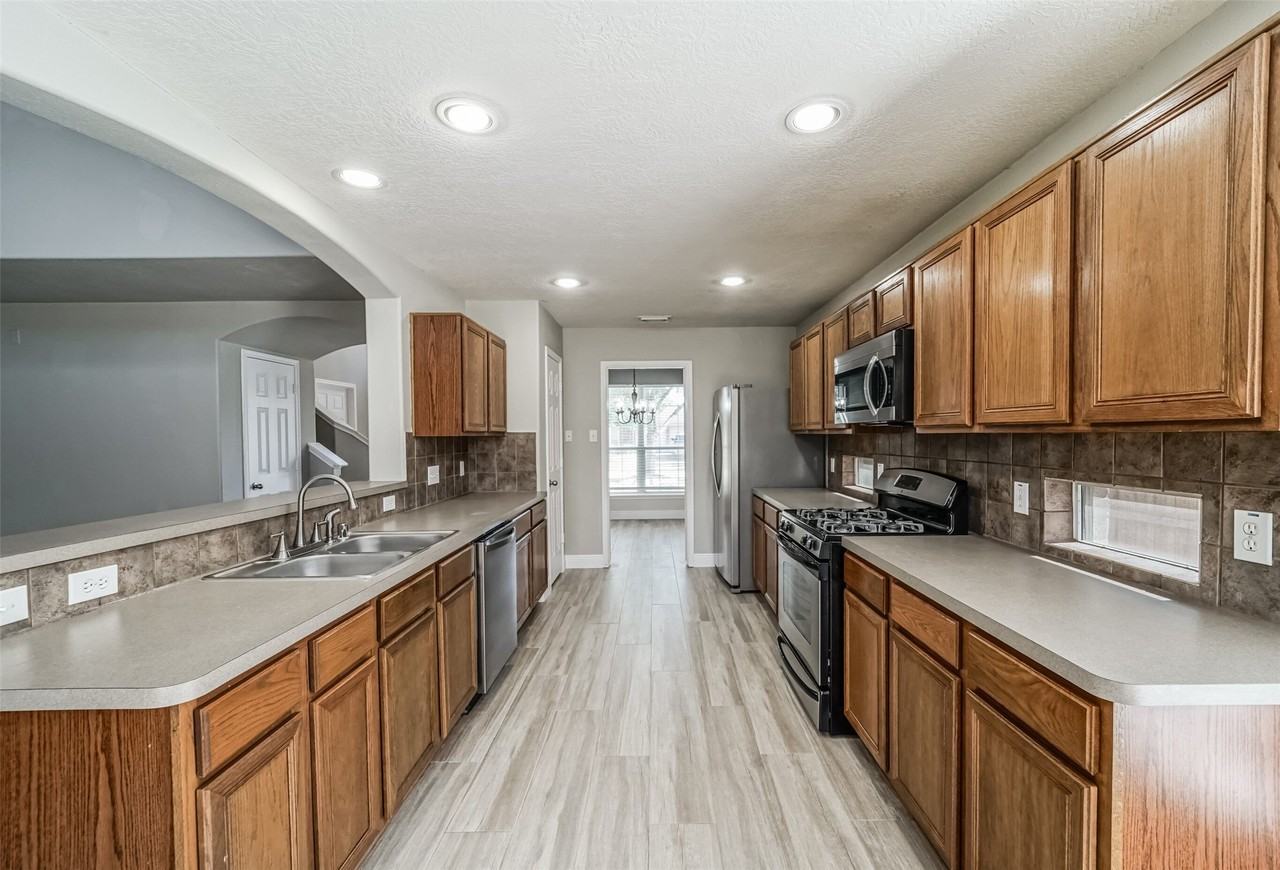 4822 Mosaic Canyon Ct - Photo 6 of 36