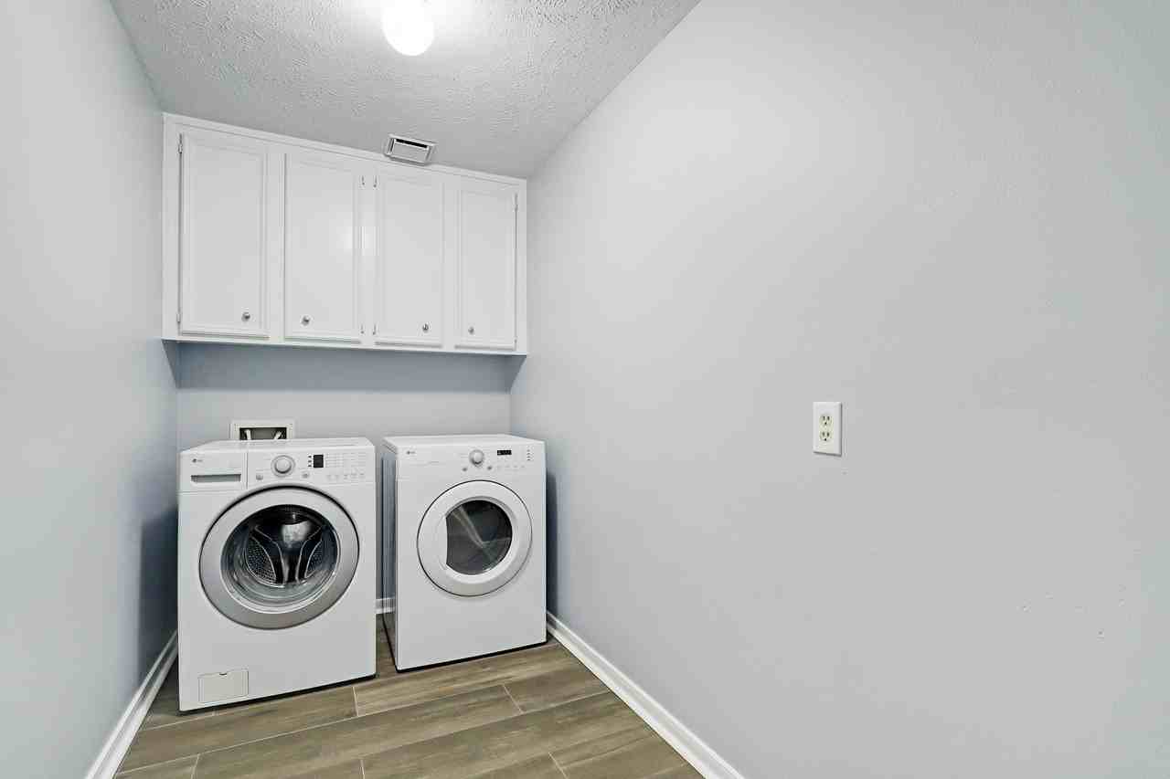 7403 Manor Bridge Ct - Photo 6 of 11