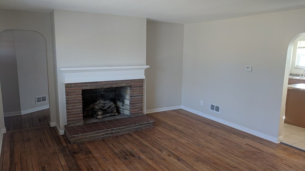 3231 Alpine Pl #1 - Photo 3 of 15