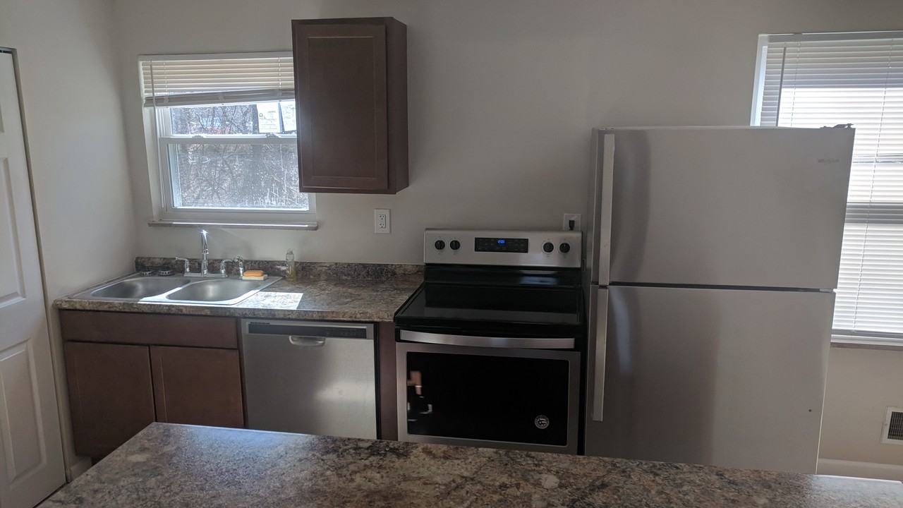 3231 Alpine Pl #1 - Photo 5 of 15