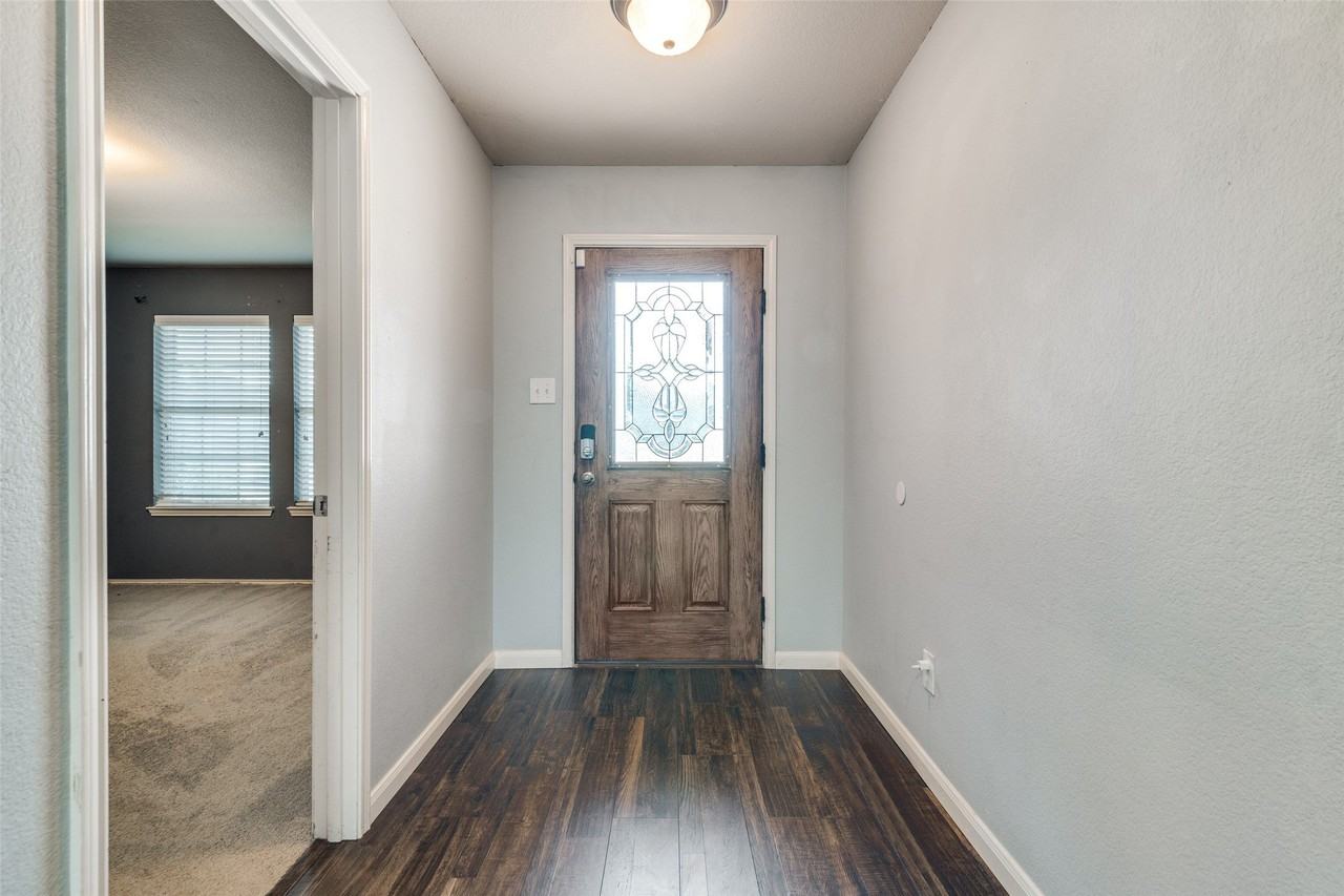 707 Windflower Dr - Photo 2 of 12