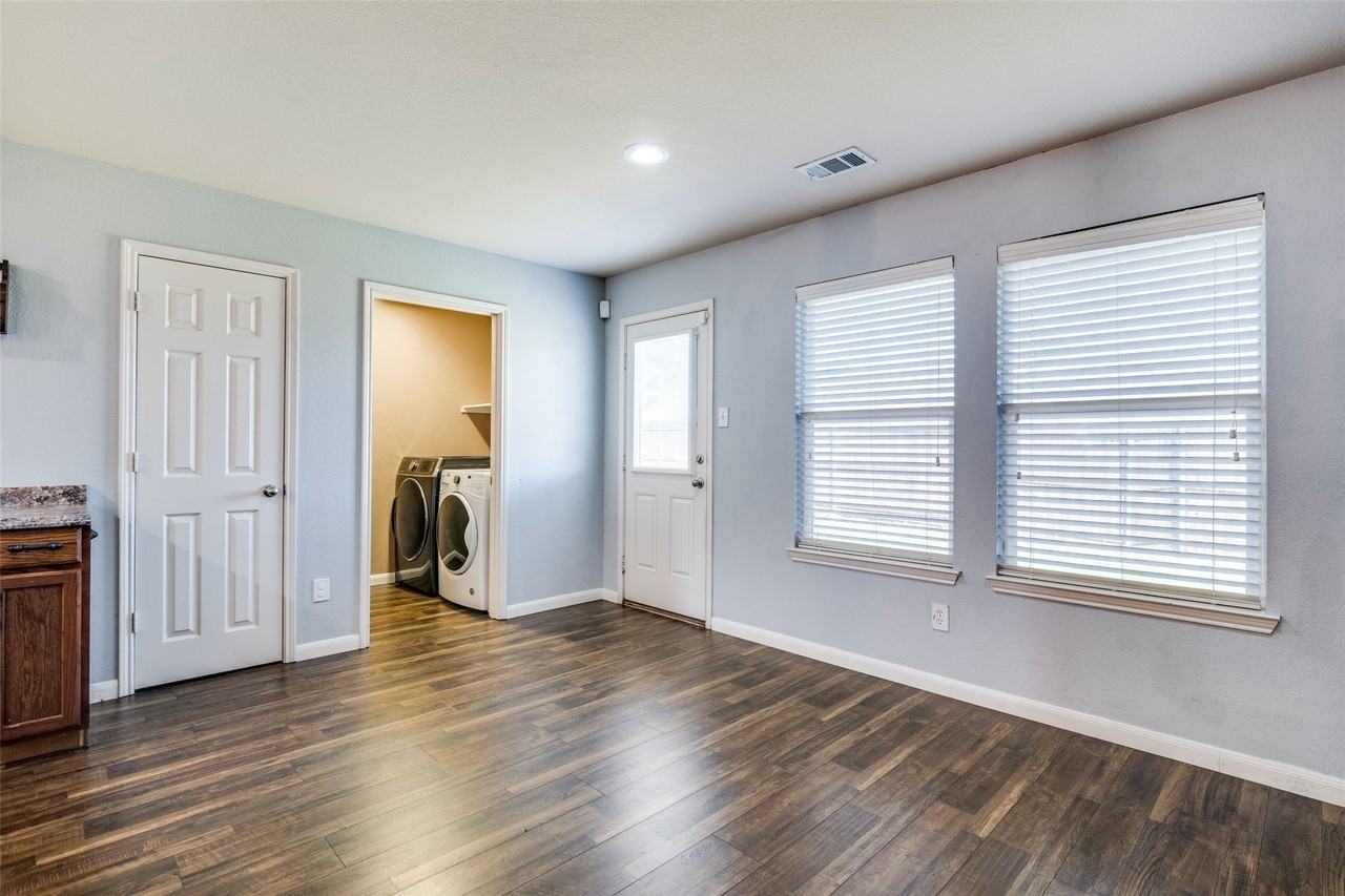 707 Windflower Dr - Photo 6 of 12