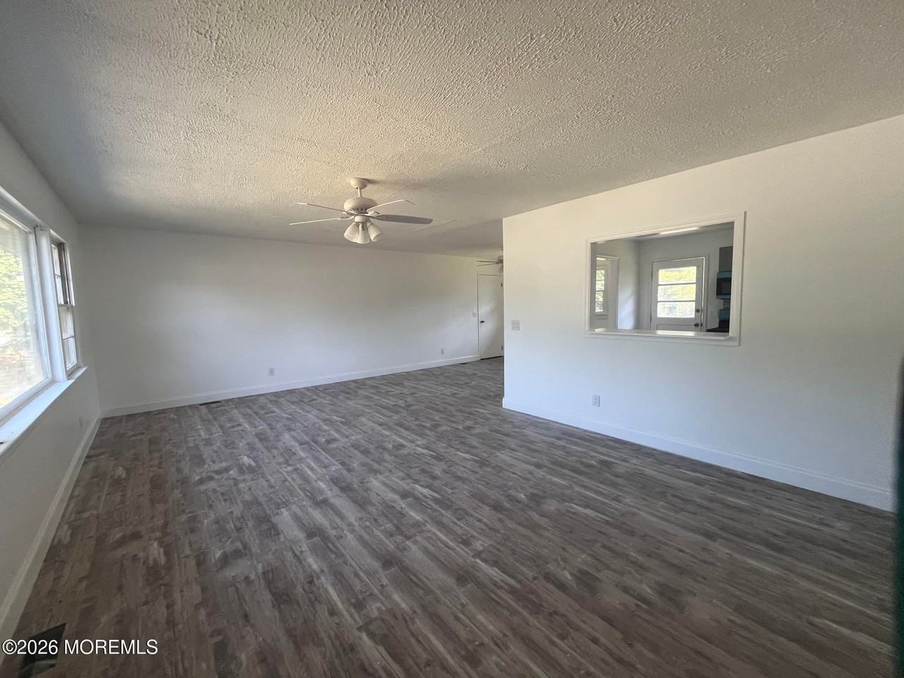 14 Wood Ave - Photo 4 of 35