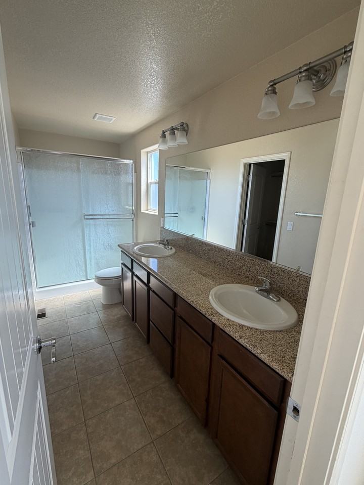 111 Sunnyside Dr #1 - Photo 5 of 5