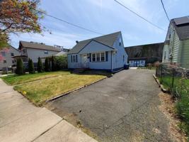 featured image of 119 Lindegar St #1