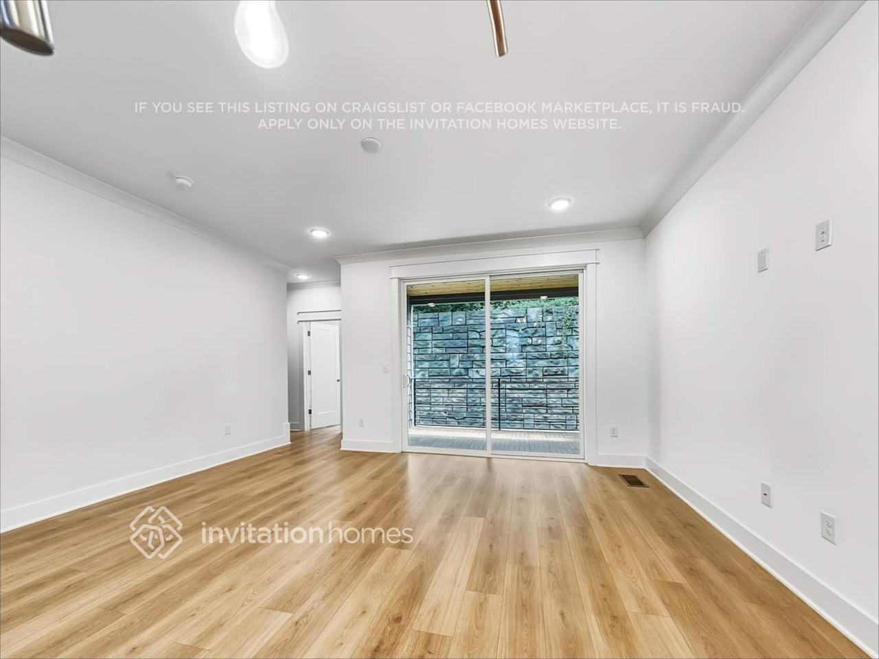 428 38th Ave N #6 - Photo 7 of 21