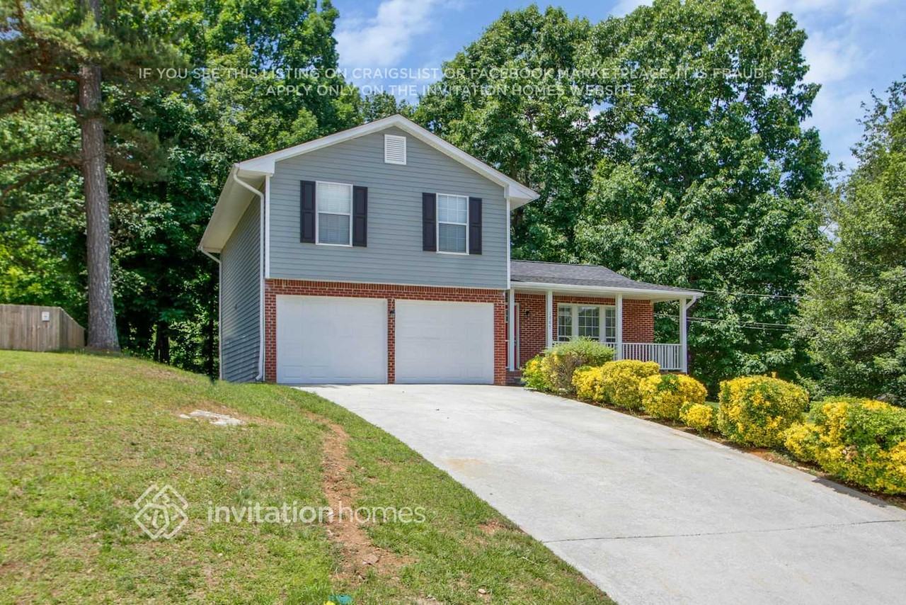 1367 Swift Creek Ln - Photo 2 of 24