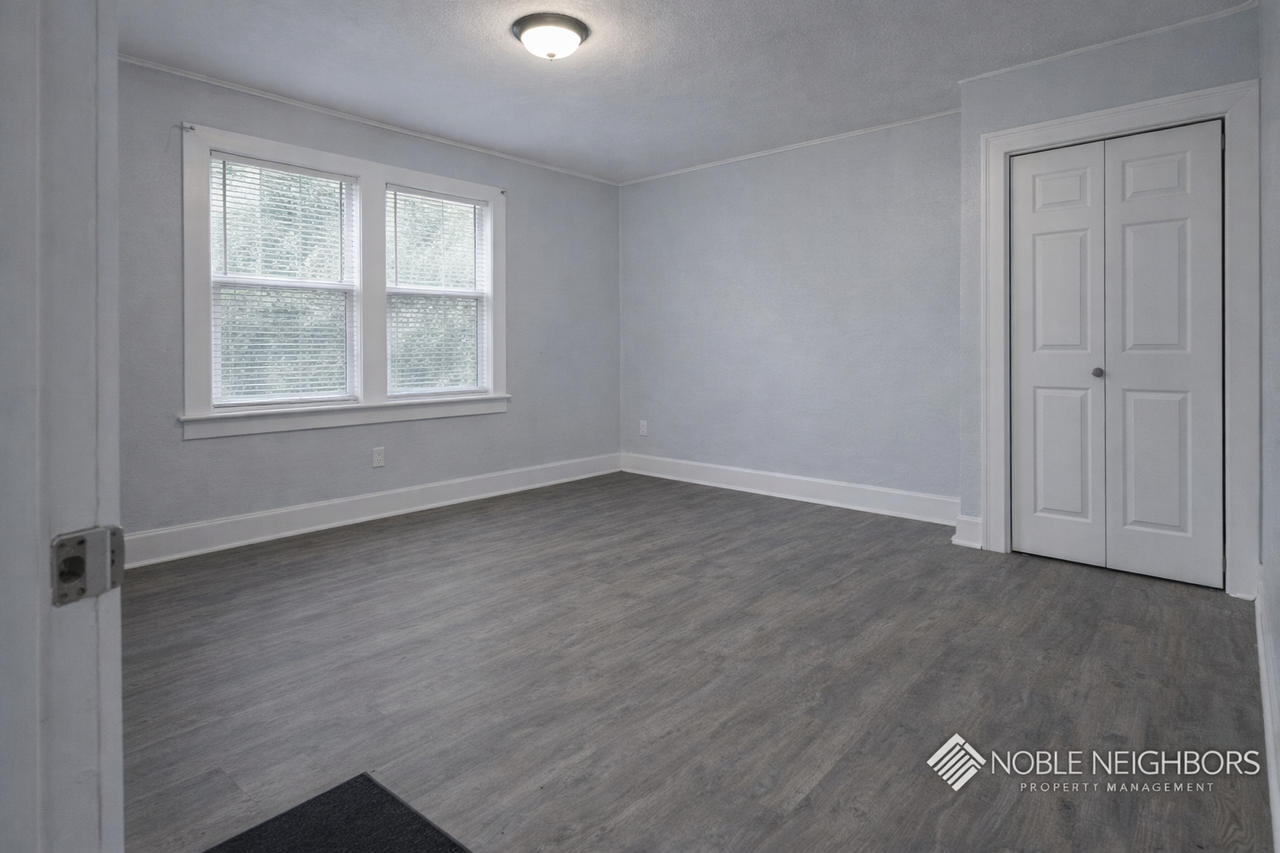 10728 Old Kings Rd #1 - Photo 5 of 8