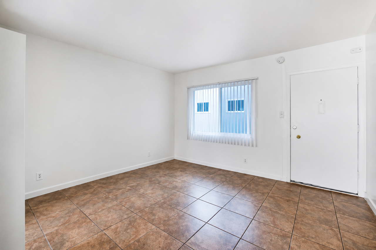 15001 CRENSHAW BLVD. - Photo 4 of 19