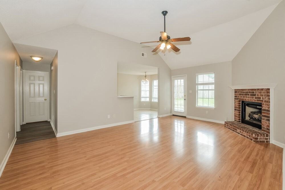 6967 Naples Dr - Photo 4 of 16