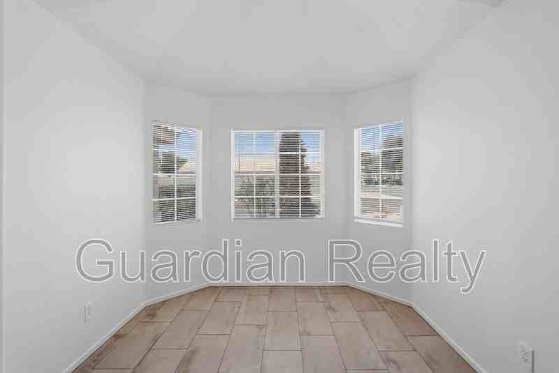 4910 Glowing Garnet St - Photo 7 of 21