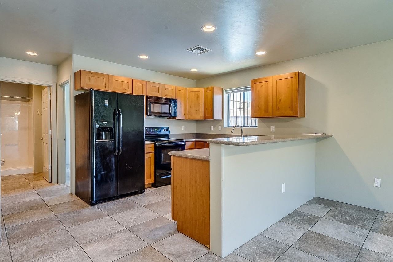 720 E. Lester St. - Photo 3 of 12