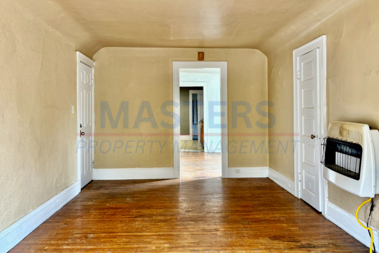 2563 Foraker Ave - Photo 3 of 36