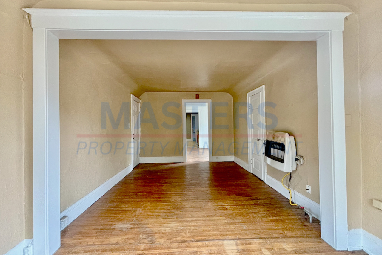 2563 Foraker Ave - Photo 4 of 36