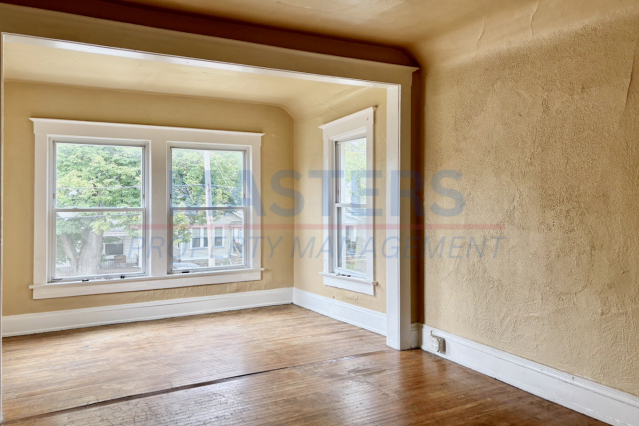 2563 Foraker Ave - Photo 5 of 36